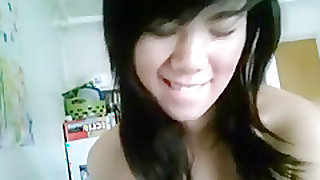 Hot asiatic young expressing herself via cam