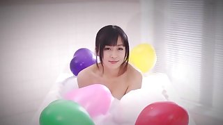 Nozomi Hatsuki loves posing while masturbating